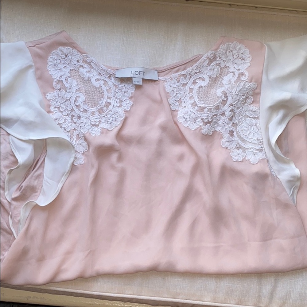 Loft blouse dusty pink with white sleeves